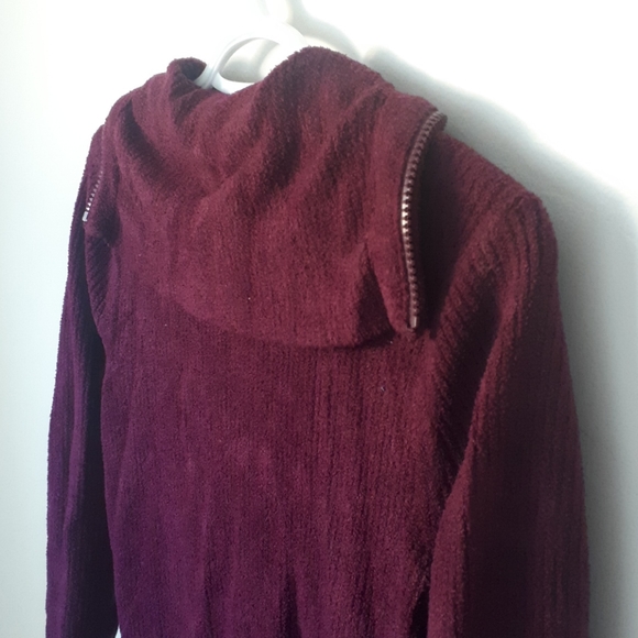 Paraphrase - Wine Zip Up Sweater Size Medium - Picture 6 of 8